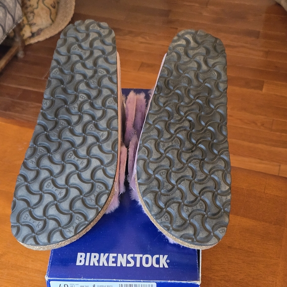Birkenstock Arizona Lavender Shearling Sandals - Picture 7 of 8